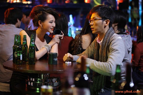 李晨、莫小棋剧照。